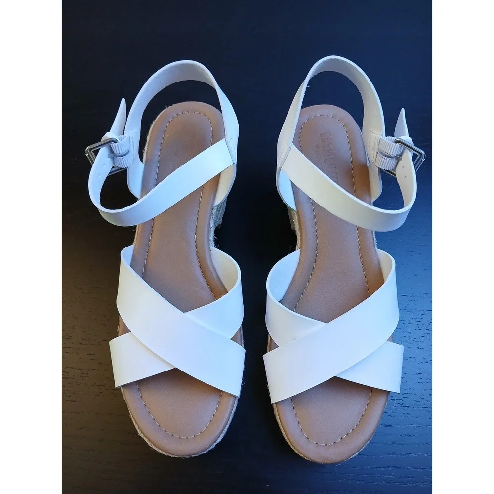 Cushionaire Memory Foam White Vegan Leather Espadrille Wedge Sandals Womens 8.5M